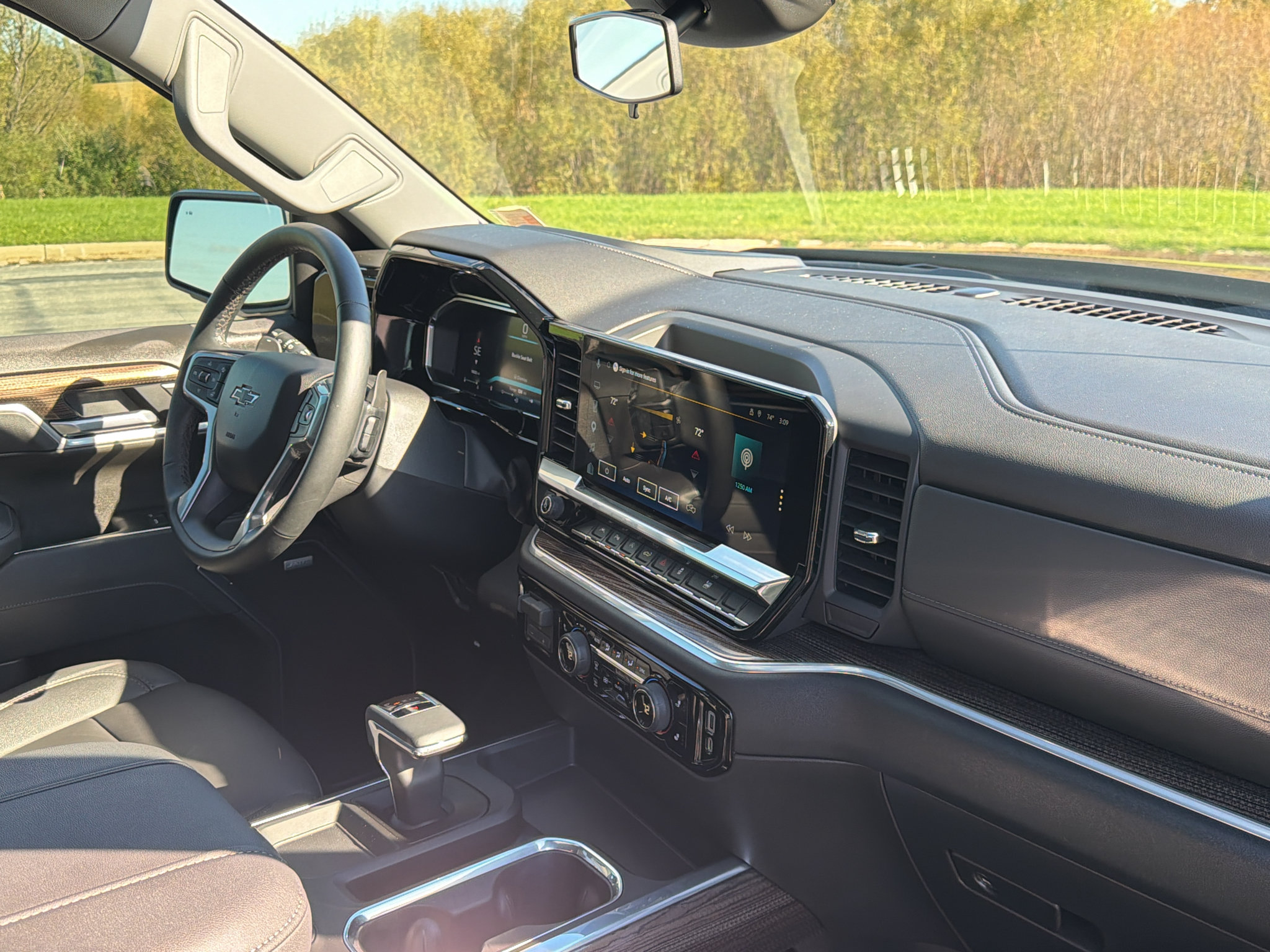Used 2026 Chevrolet Silverado 1500 RST w/ Redline Edition AWD/4WD image 28