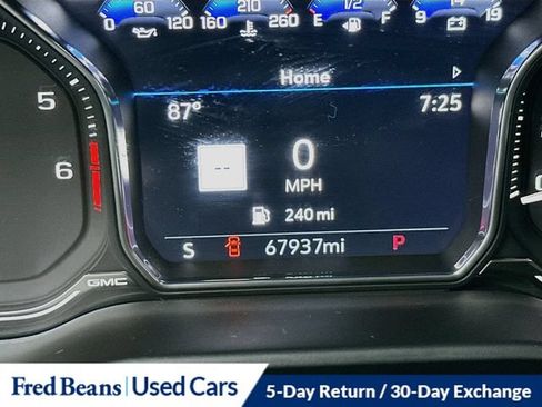 Used 2021 GMC Yukon XL Denali AWD/4WD image 16