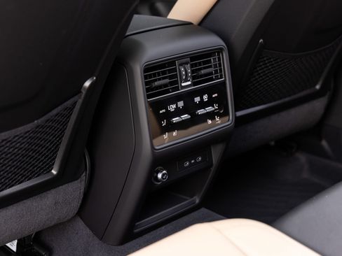 Certified 2026 Porsche Cayenne Coupe AWD/4WD image 28