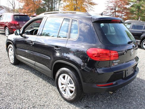 Used 2017 Volkswagen Tiguan S image 9