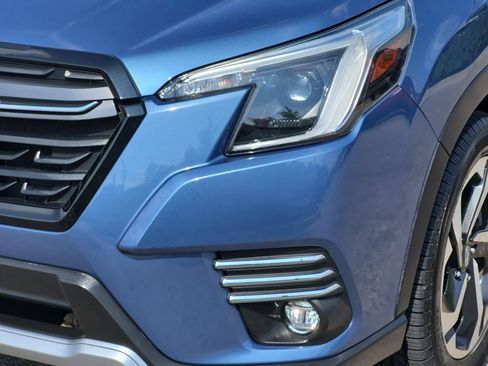 Used 2022 Subaru Forester Touring AWD/4WD image 11