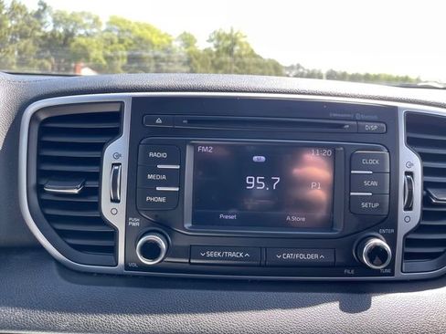 Used 2017 Kia Sportage LX AWD/4WD image 23