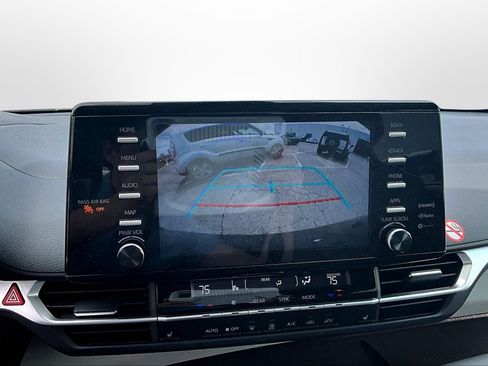 Used 2023 Toyota Sienna XLE image 30