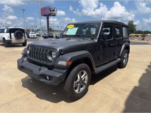 Used 2025 Jeep Wrangler Unlimited Sport AWD/4WD image 7