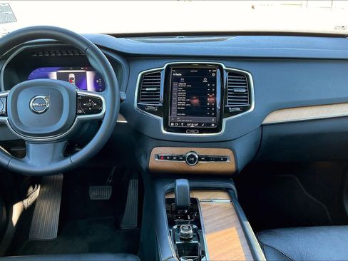 Used 2023 Volvo XC90 B6 Plus w/ Protection Package Premier image 9
