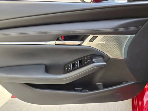 Used 2022 MAZDA MAZDA3 s image 22