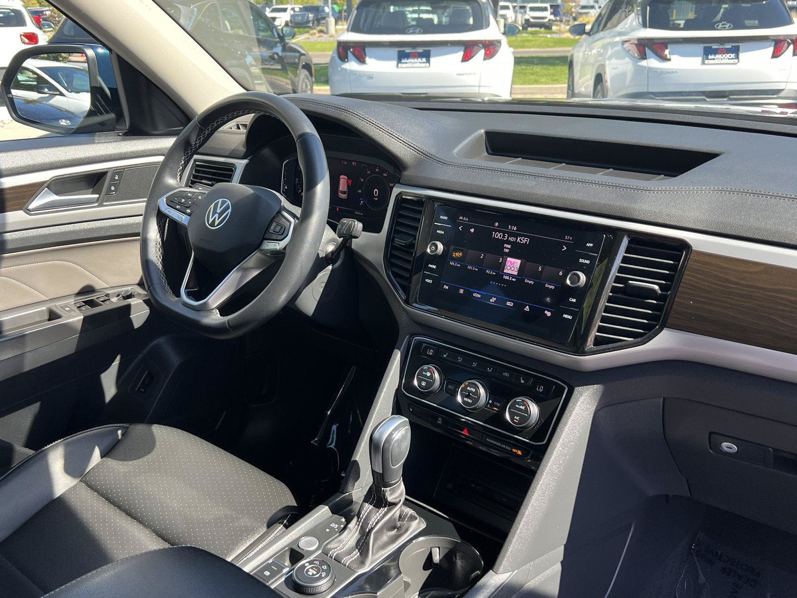 Used 2023 Volkswagen Atlas SE AWD/4WD image 3