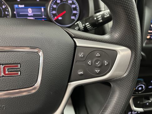 Used 2023 GMC Terrain SLE image 19