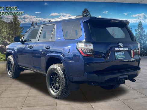 Used 2021 Toyota 4Runner SR5 Premium image 7