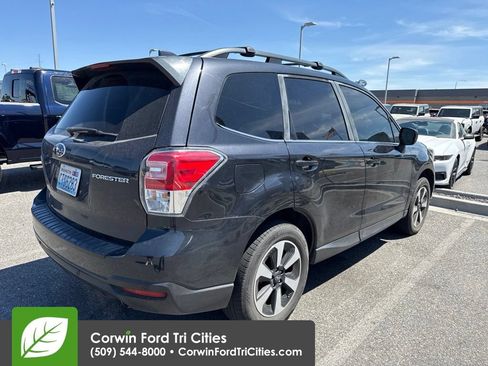 Used 2018 Subaru Forester 2.5i Limited AWD/4WD image 8