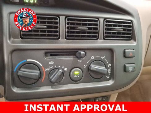 Used 1999 Toyota Sienna XLE FWD image 24