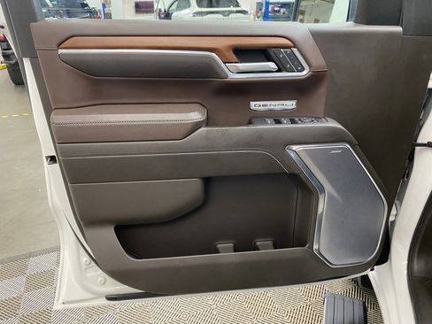 Used 2023 GMC Sierra 1500 Denali w/ Denali Reserve Package image 23