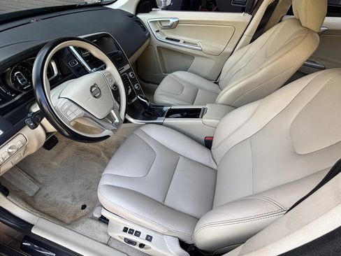 Used 2015 Volvo XC60 T5 AWD/4WD image 16