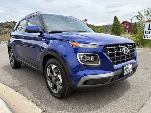 Used 2024 Hyundai Venue Limited FWD image 10