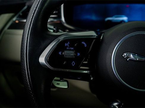 Used 2022 Jaguar F-PACE SVR image 52