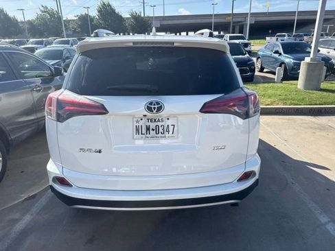 Used 2018 Toyota RAV4 XLE FWD image 5