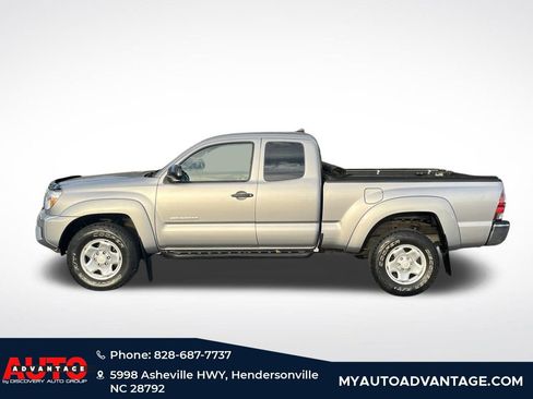 Used 2015 Toyota Tacoma 4x4 Access Cab V6 image 2