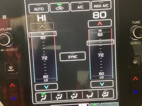 Used 2025 Subaru Crosstrek 2.0i Premium image 24