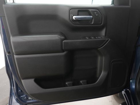 Used 2020 Chevrolet Silverado 1500 Custom w/ Custom Value Package image 19