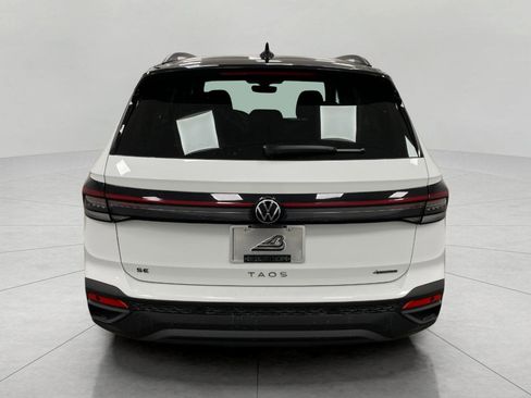 New 2026 Volkswagen Taos SE AWD/4WD image 4