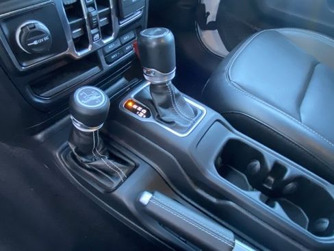 Used 2023 Jeep Wrangler Unlimited Sahara w/ Cold Weather Group image 23