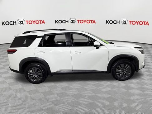 Used 2024 Nissan Pathfinder SV AWD/4WD image 9