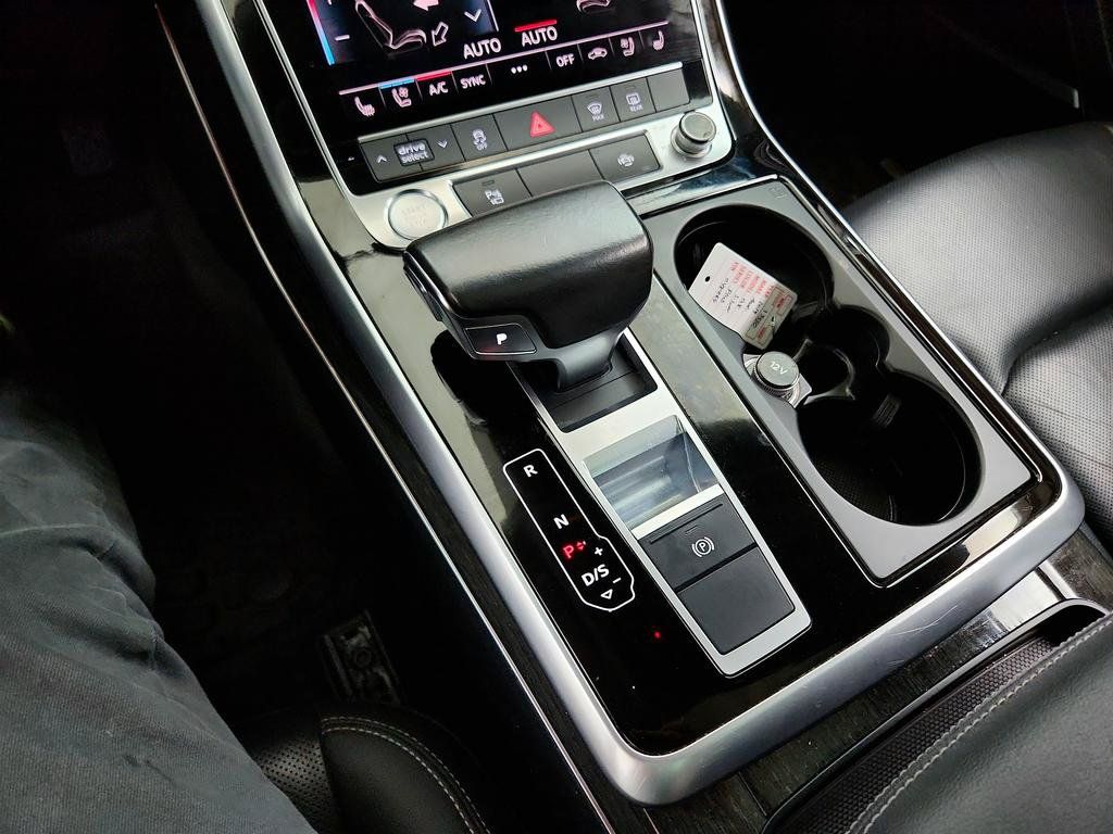 Used 2019 Audi Q8 Premium Plus w/ Premium Plus AWD/4WD image 18
