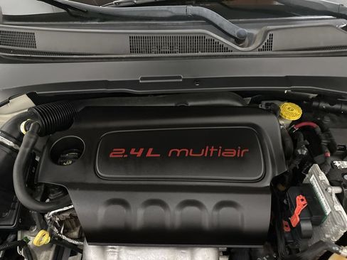 Used 2018 Jeep Compass Limited w/ Navigation Group AWD/4WD image 7