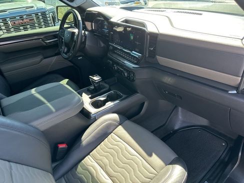 Used 2024 Chevrolet Silverado 1500 ZR2 w/ Technology Package image 27