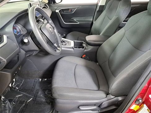Used 2022 Toyota RAV4 LE image 19