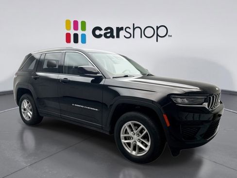Used 2023 Jeep Grand Cherokee Laredo w/ Luxury Tech Group I AWD/4WD image 7
