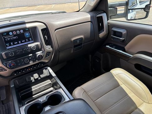Used 2017 GMC Sierra 2500 Denali w/ Duramax Plus Package AWD/4WD image 29