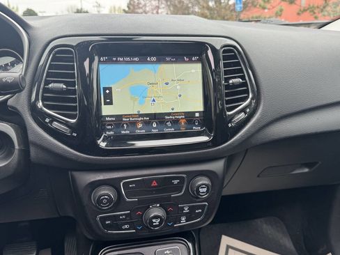 Used 2019 Jeep Compass Limited AWD/4WD image 14