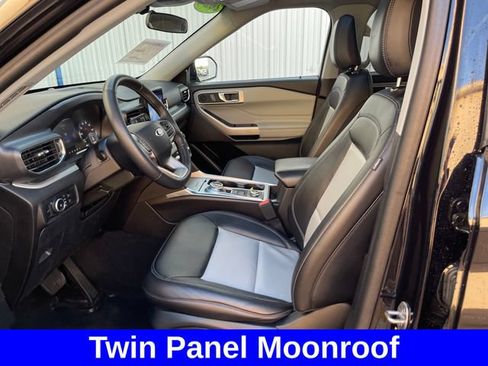 Used 2024 Ford Explorer XLT w/ Equipment Group 202A AWD/4WD image 9