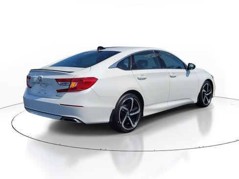Used 2022 Honda Accord Sport image 4