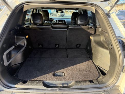 Used 2018 Jeep Cherokee Trailhawk w/ Quick Order Package 27L image 15