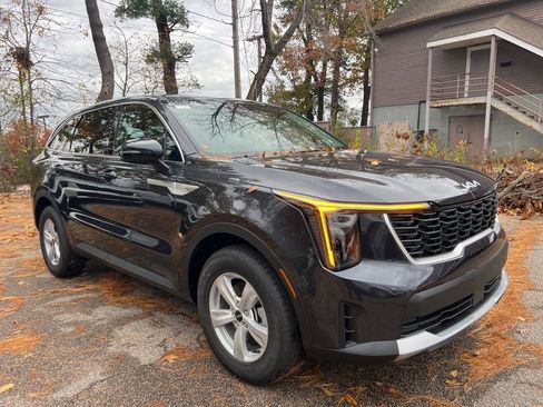New 2026 Kia Sorento LX image 5