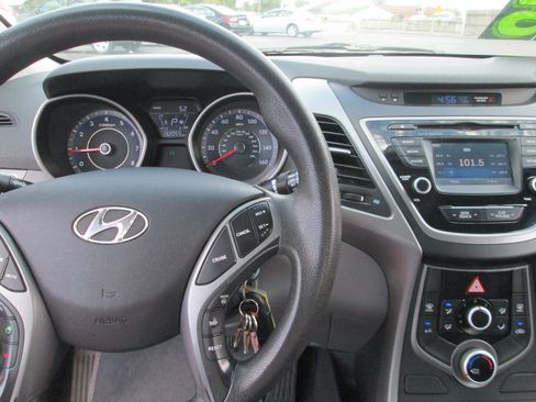 Used 2015 Hyundai Elantra SE w/ Option Group 02 FWD image 14