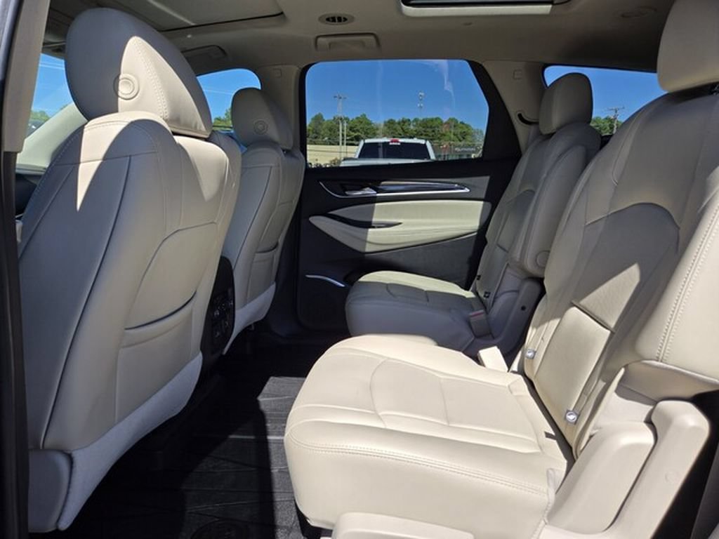 Used 2020 Buick Enclave Premium w/ Sun and Sites Package FWD image 14