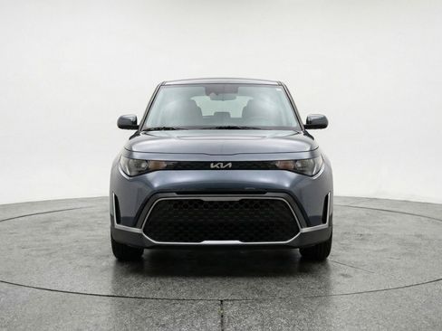 Used 2025 Kia Soul LX w/ LX Technology Package image 2