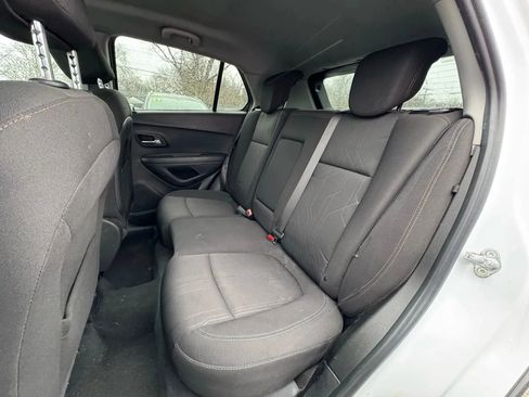 Used 2020 Chevrolet Trax LT AWD/4WD image 11