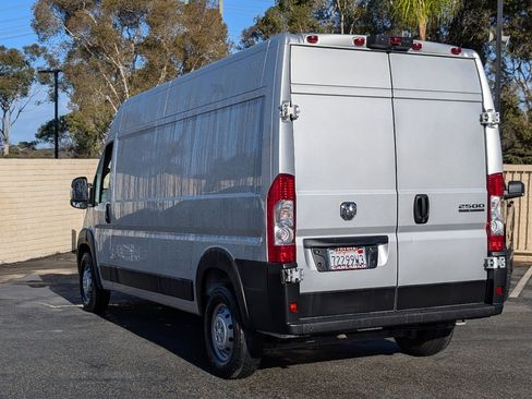 Used 2023 RAM ProMaster 2500 w/ Convenience Group image 8