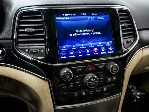 Used 2020 Jeep Grand Cherokee Limited w/ Luxury Group II RWD image 22