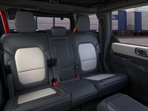 New 2026 Ford Bronco Outer Banks AWD/4WD image 11