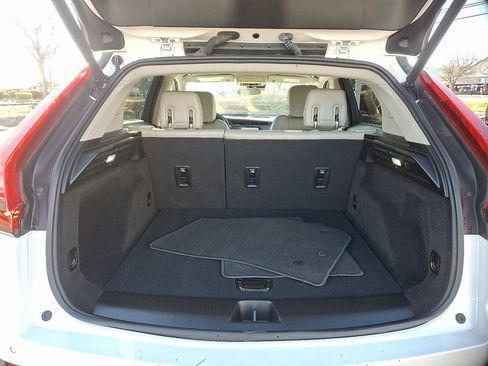 Certified 2022 Cadillac XT4 Luxury w/ Cold Weather Package image 31