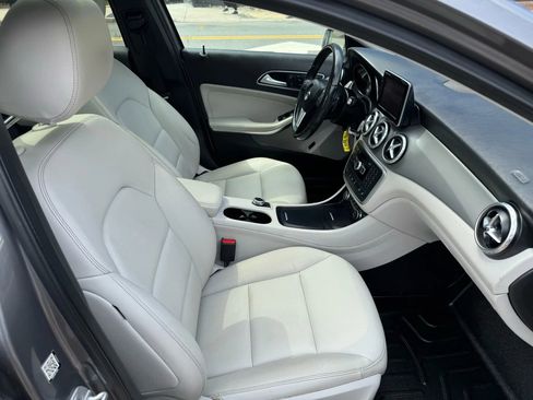 Used 2015 Mercedes-Benz GLA 250 4MATIC image 19