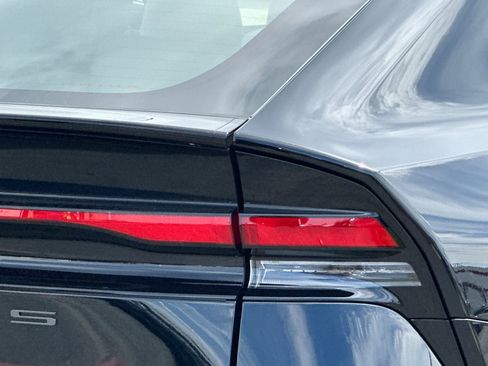 New 2026 Toyota Prius LE FWD image 29
