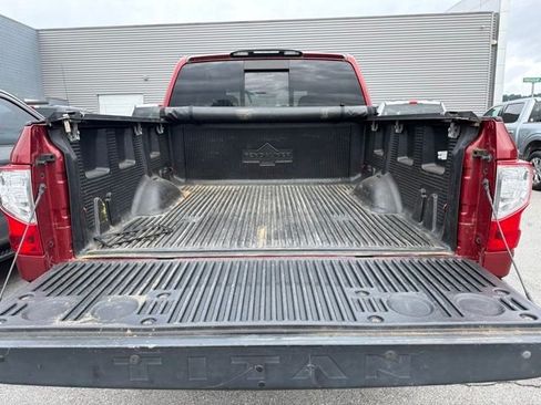 Used 2019 Nissan Titan SV AWD/4WD image 10