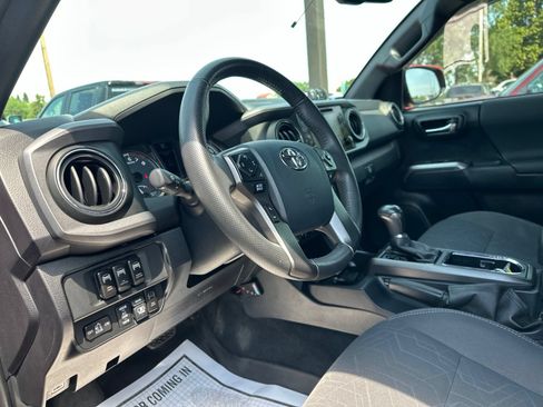 Used 2017 Toyota Tacoma TRD Sport w/ Tow Package (A/T) AWD/4WD image 17