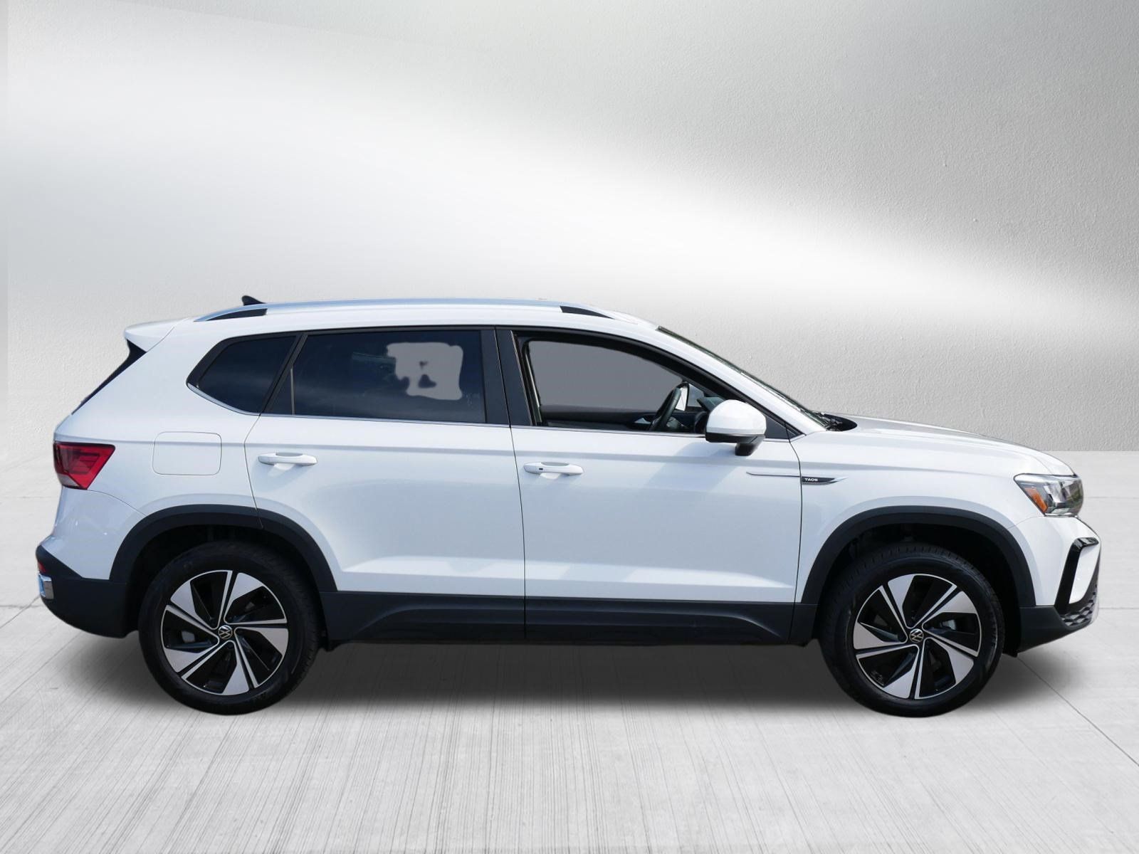 Certified 2023 Volkswagen Taos SE AWD/4WD image 8